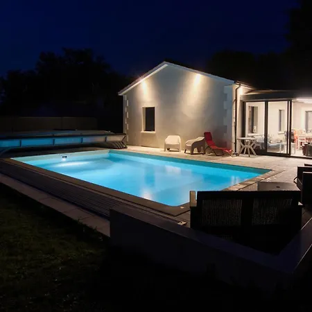 Moderne Piscine - 6p - Calme - Angouleme 빌라