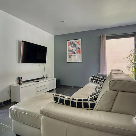 Moderne Piscine - 6p - Calme - Angouleme *