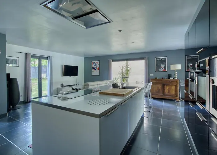 Moderne Piscine - 6p - Calme - Angouleme Villa