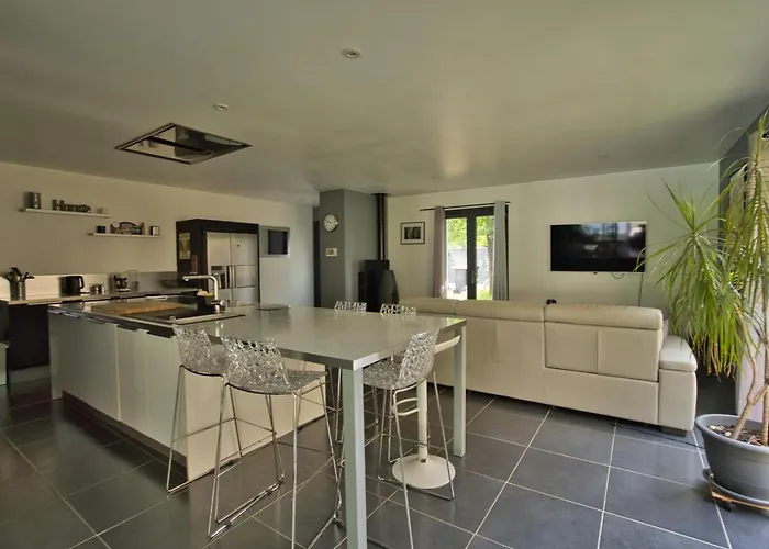 Moderne Piscine - 6p - Calme - Angouleme *