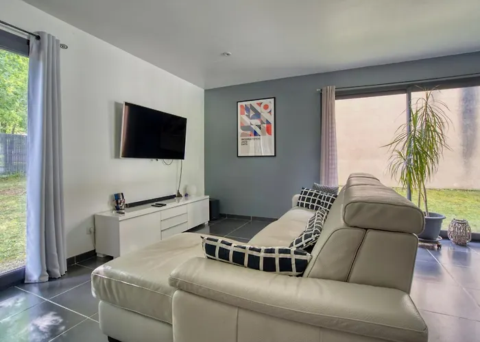 Moderne Piscine - 6p - Calme - Angouleme *