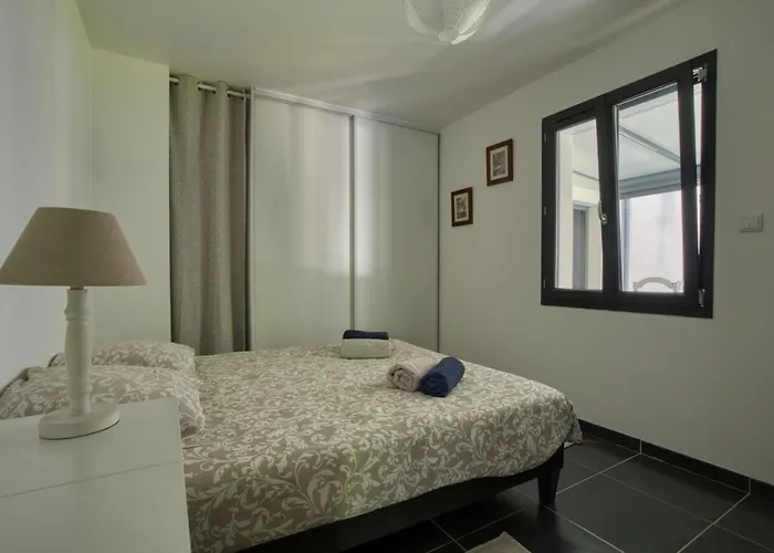 Moderne Piscine - 6p - Calme - Angouleme Villa