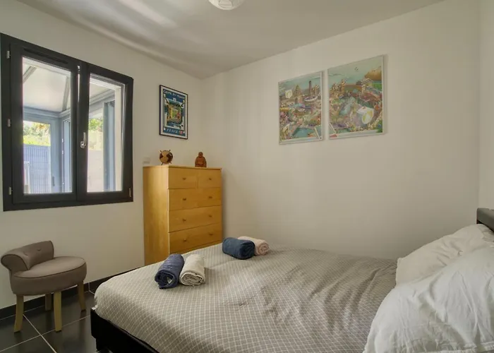 Moderne Piscine - 6p - Calme - Angouleme